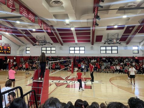 McClancy’s ‘Senior vs. Faculty’ Volleyball Game!