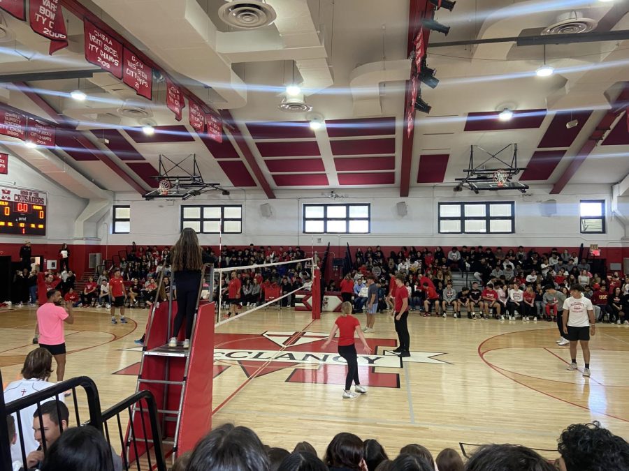 McClancy’s ‘Senior vs. Faculty’ Volleyball Game!